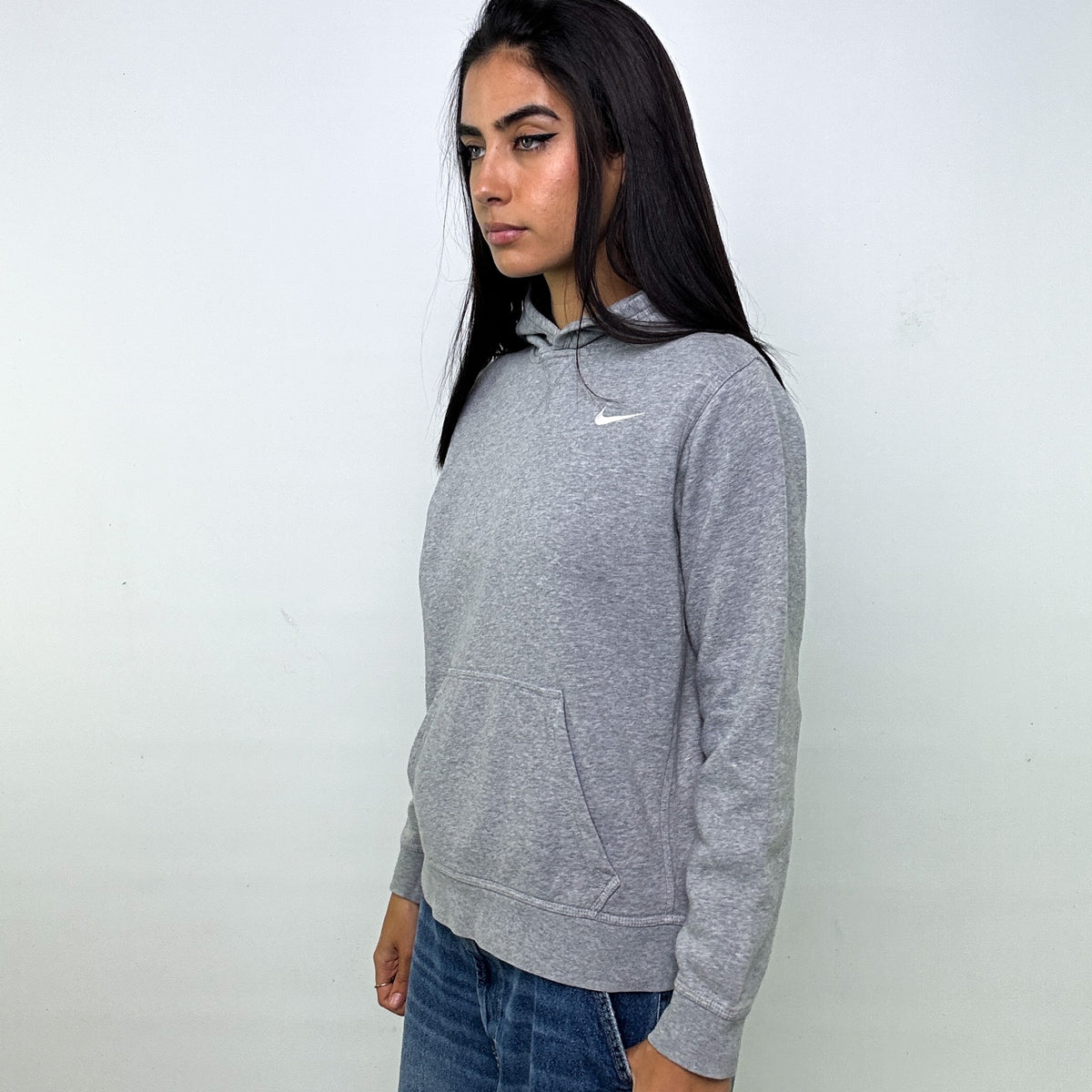 Light grey hotsell nike sweatshirt