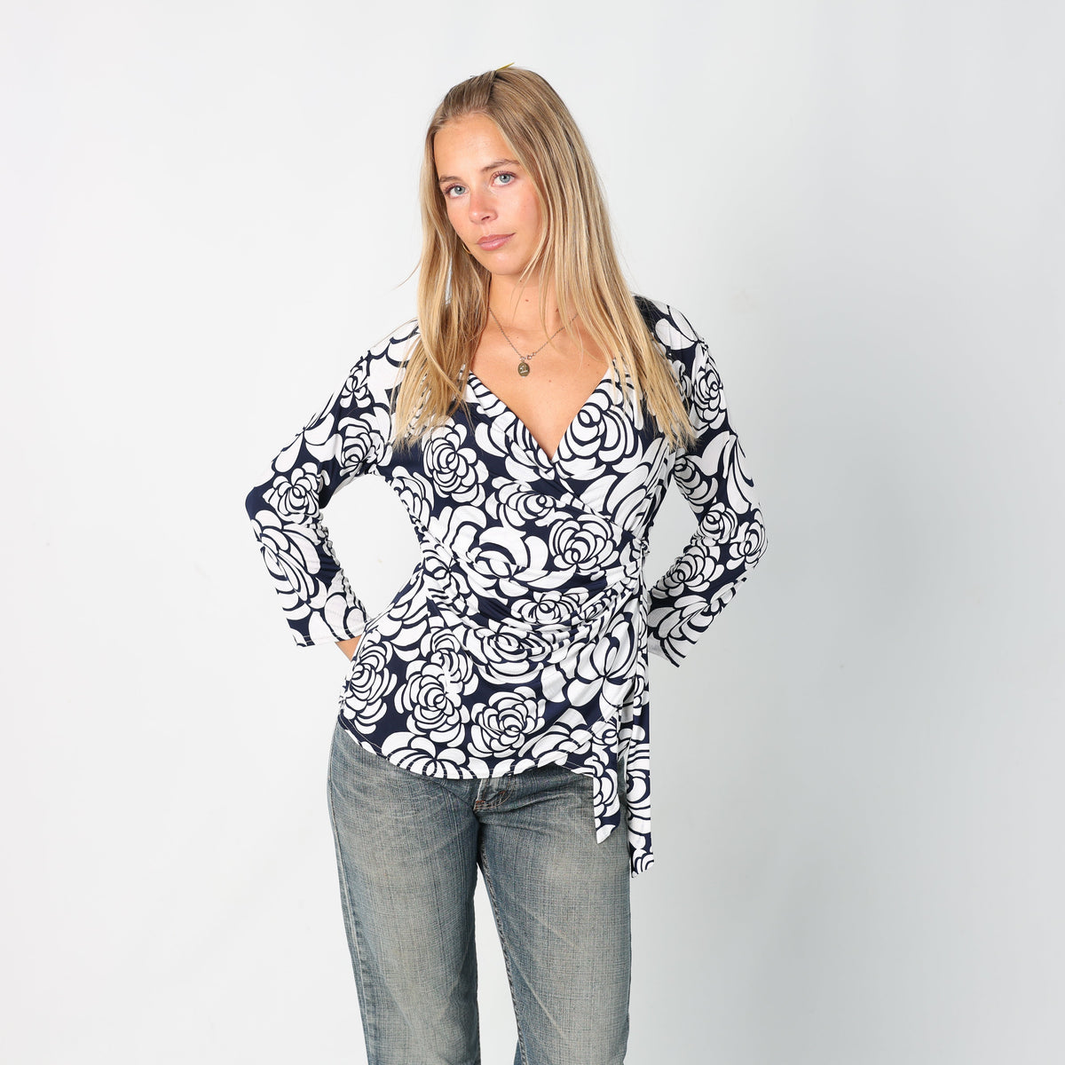 Ivory Y2K Esperance Blouse Floral (M)