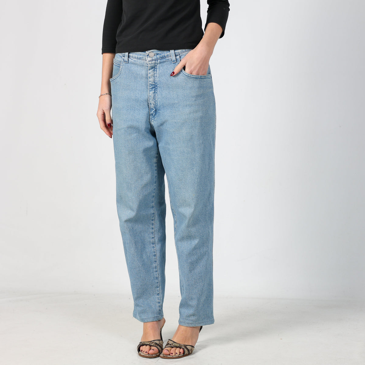 Light Blue Y2K Armani Jeans Mom Jeans (XS)