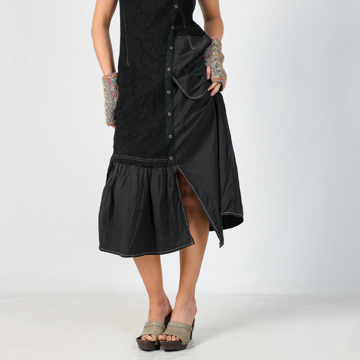 Black Y2K Areline Woven Midi Dress (S)