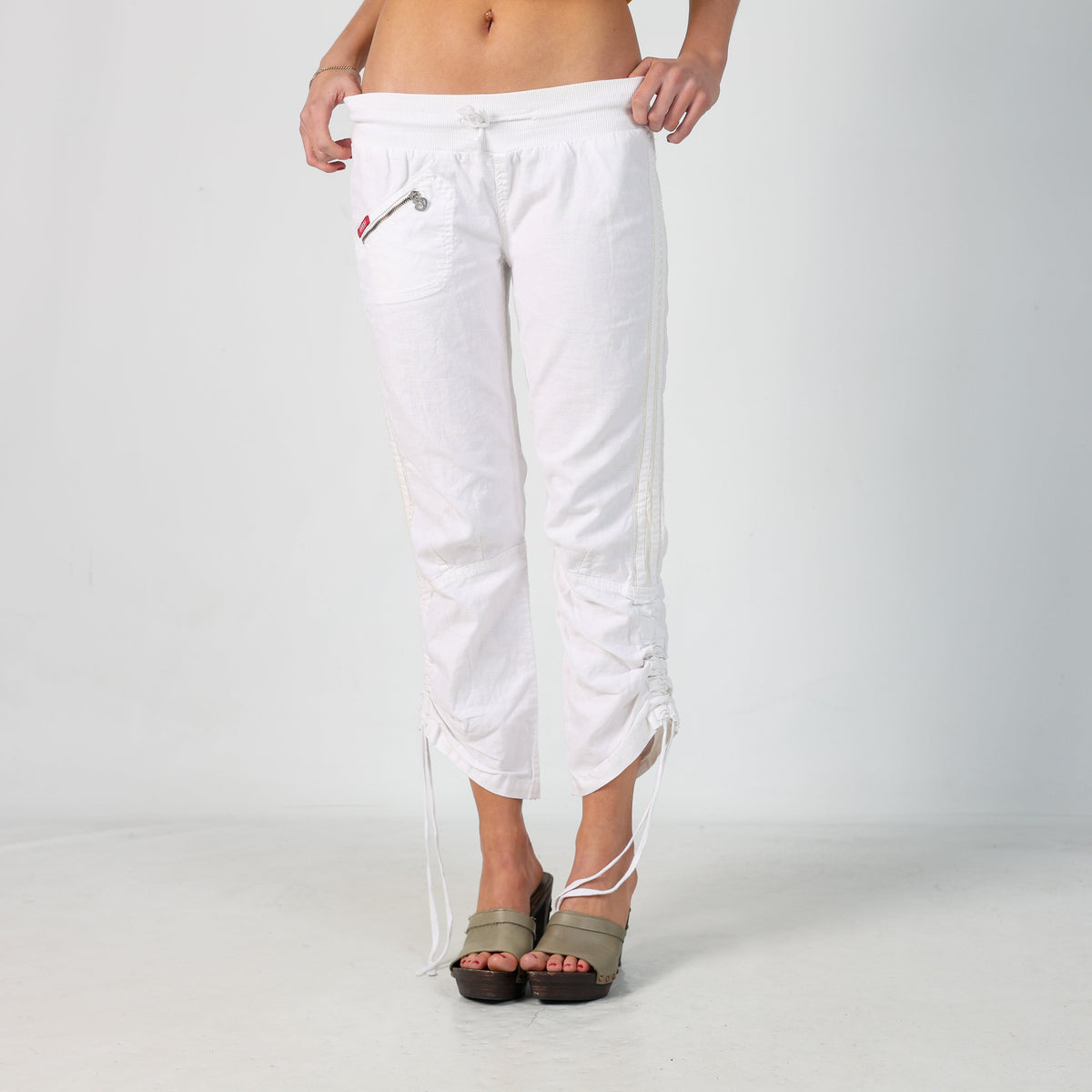 White Y2K Guess Jeans Capri Trouser (XS)