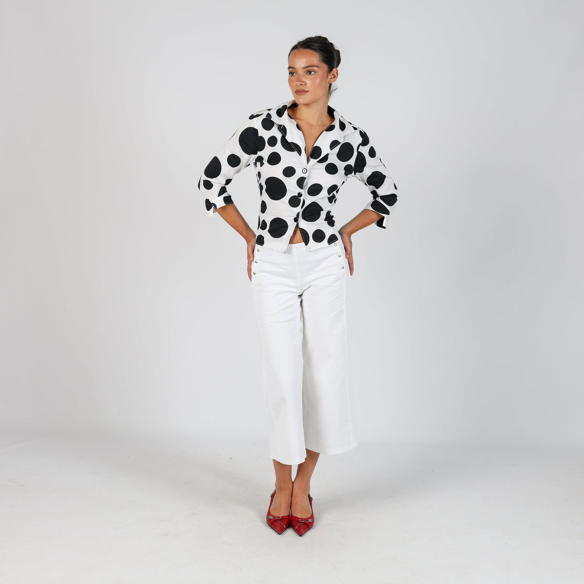 Ivory 90s Penny Black Capri Trouser (XS)