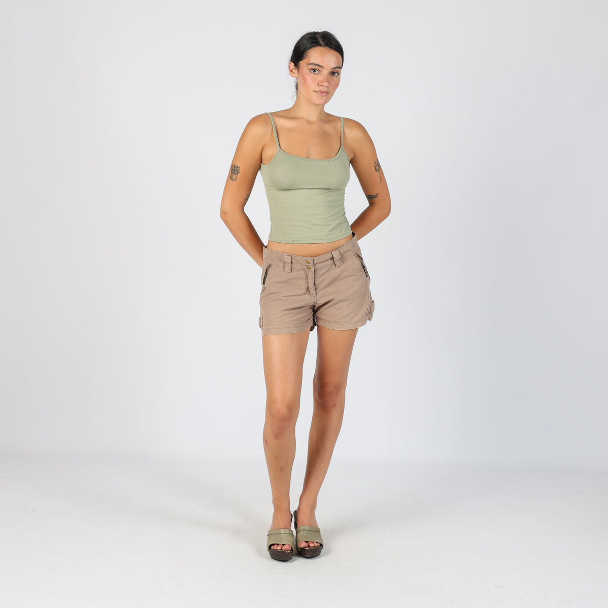 Tan Y2K Bushman Cargo Shorts (M)