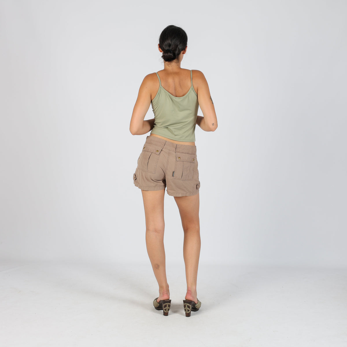 Tan Y2K Bushman Cargo Shorts (M)
