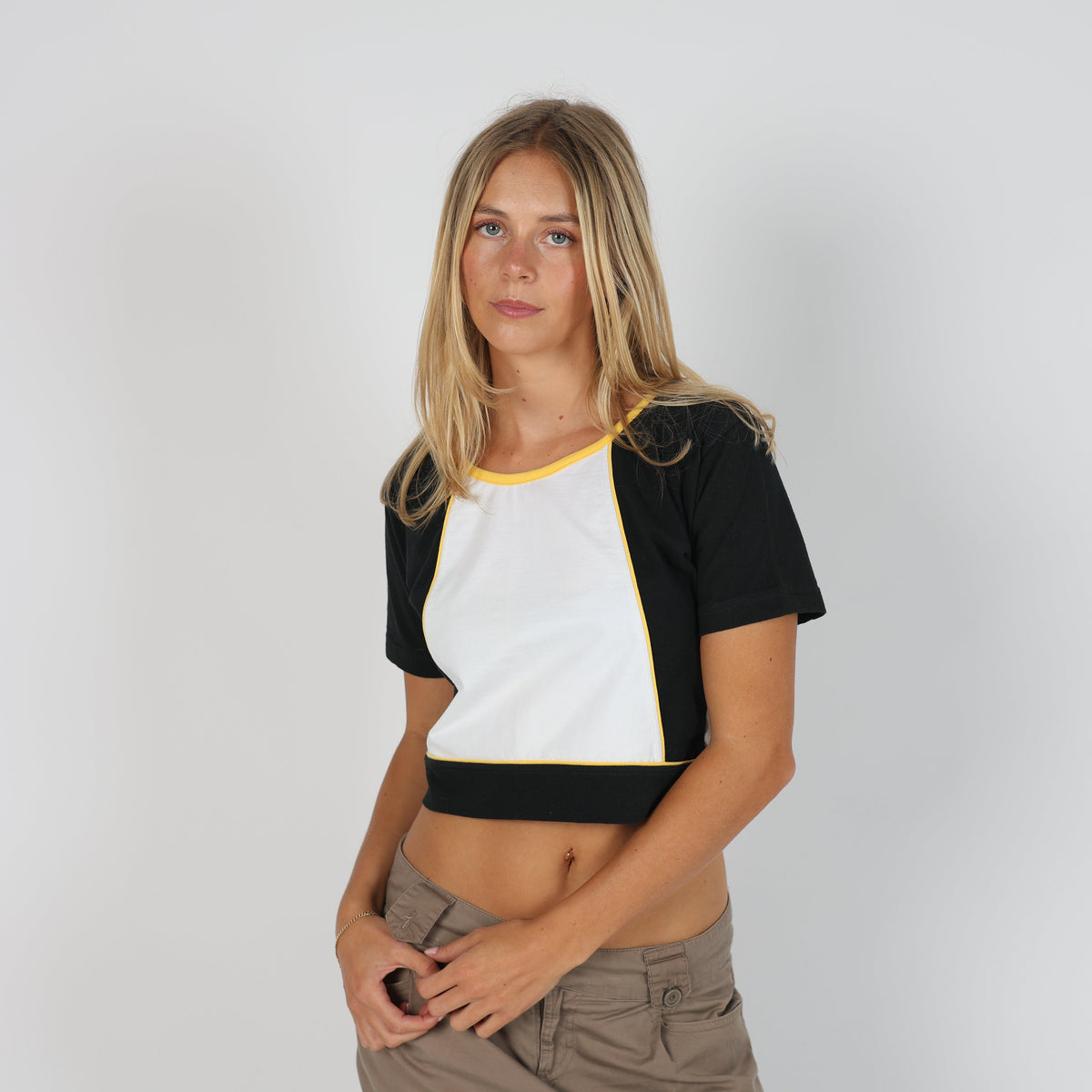 Black Y2K Savvy Sports T-shirt (L)