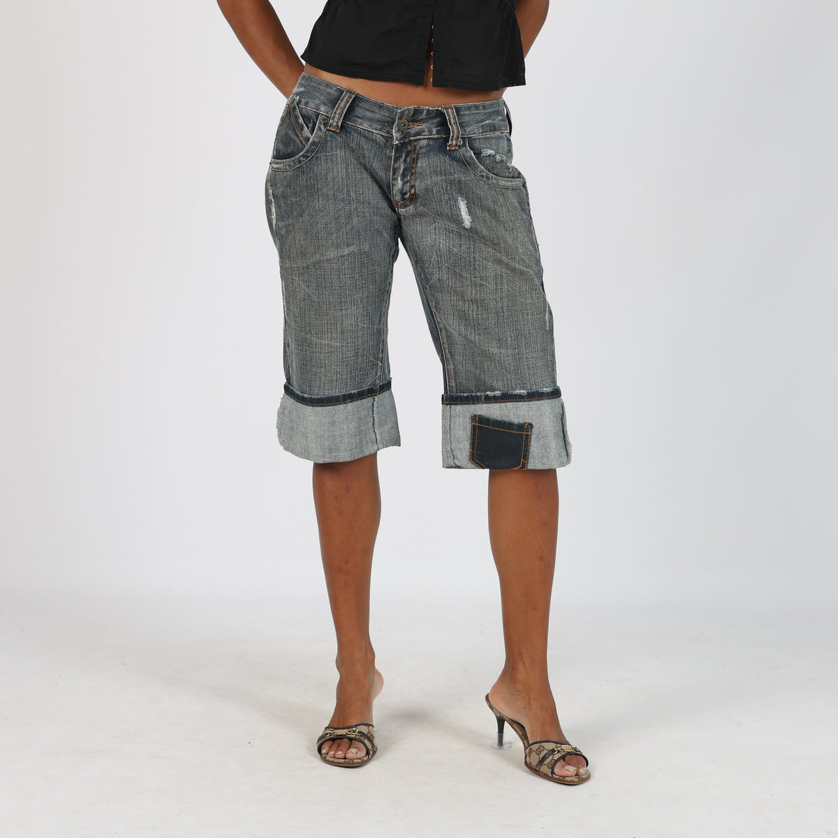 Blue Y2K 3/4 Jeans (M)