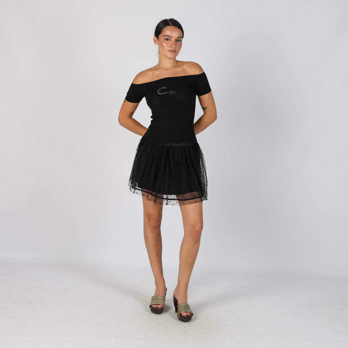 Black Y2K Guess Woven Mini Skirt (XS)