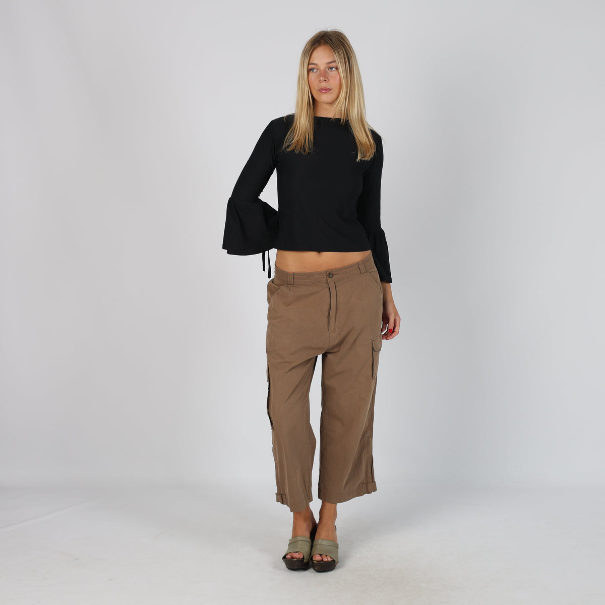Brown Y2K Cargo Pants (M)