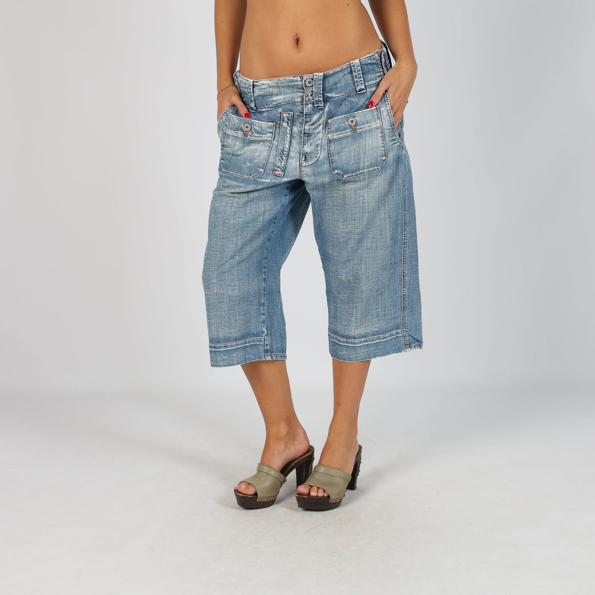 Light Blue Y2K Made in Italy 3/4 Jeans (M)
