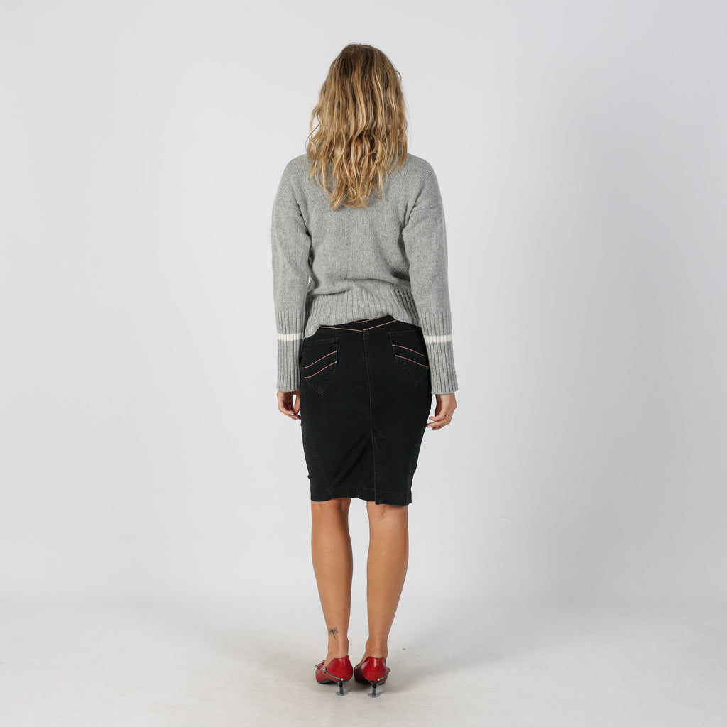 Black Y2K Guess Denim Midi Skirt (M)