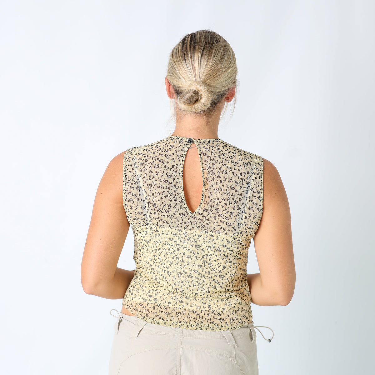 Cream Y2K T-shirt Floral Sheer (M)