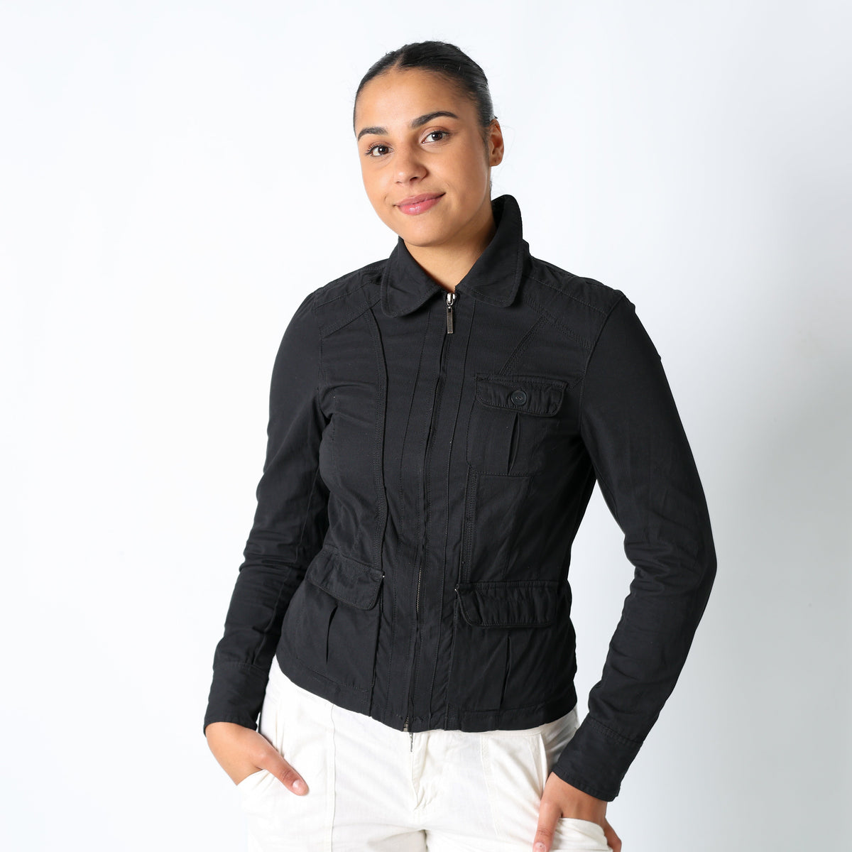 Black 90s Manguun Light jacket Pocket Detail on Front (M)